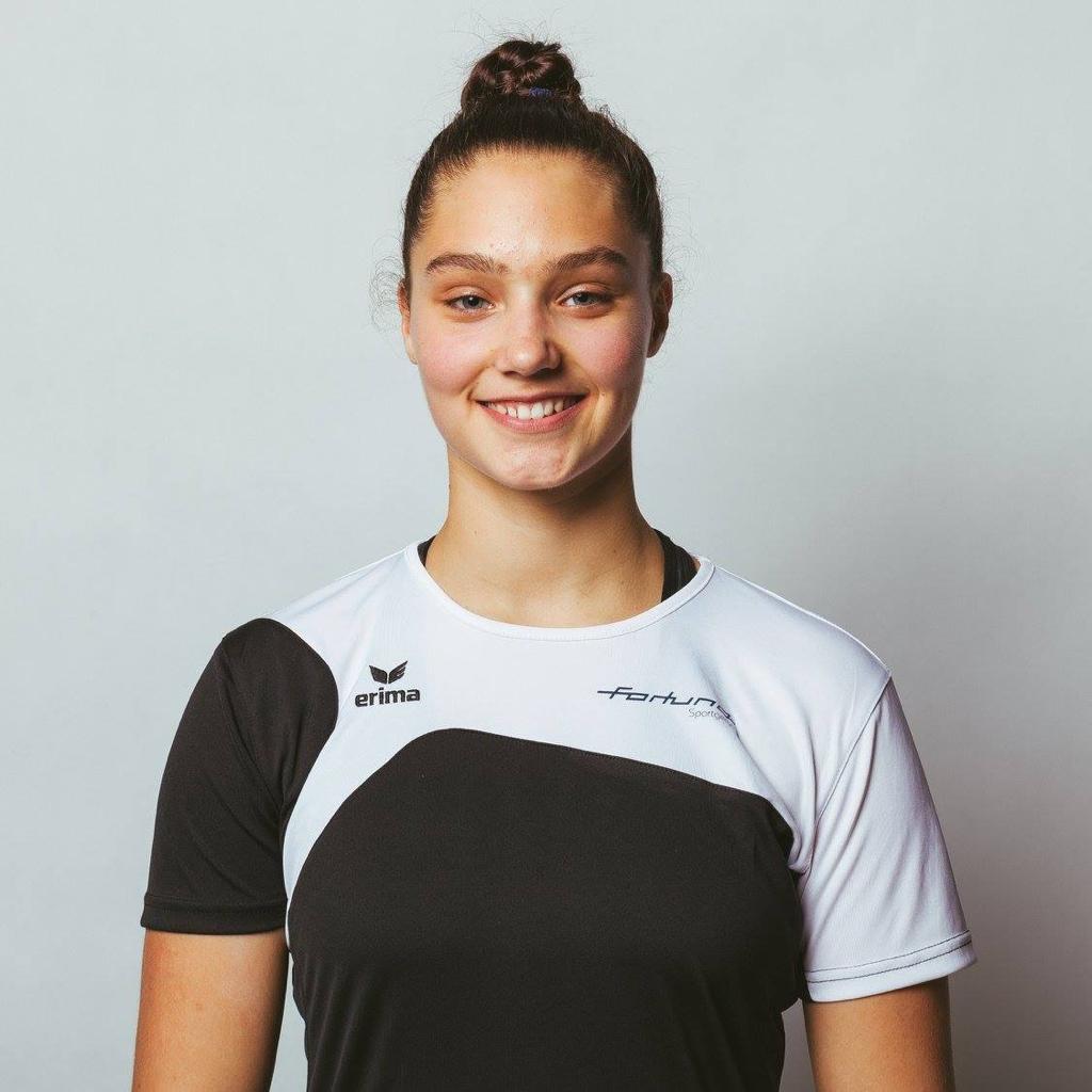 Annalena Kunz – Trainerin Sportakrobatik Wettkampf