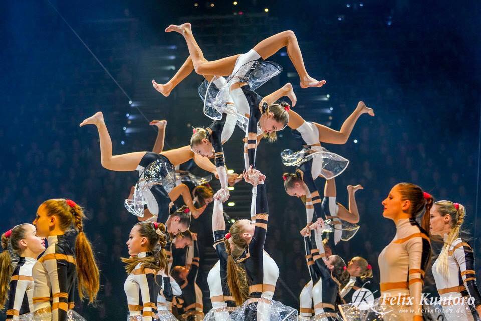 Showteam New Power Generation auf der Bühne